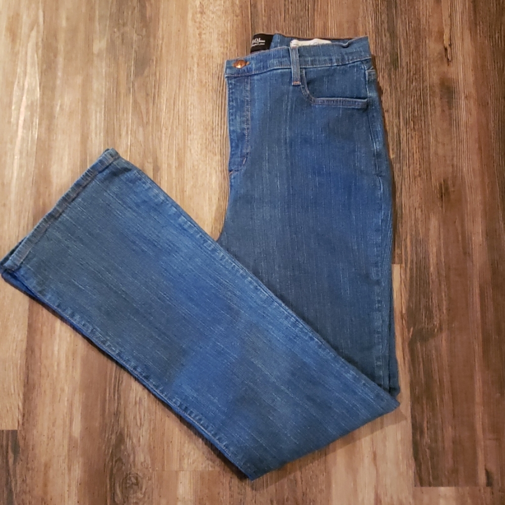 NYDJ BOOTCUT JEANS. SZ 14